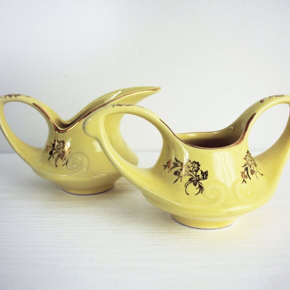 Aladdin Teapot, Pale Yellow and Gold Tea Set, Sugar Bowl and Creamer - Picture 5 of 13